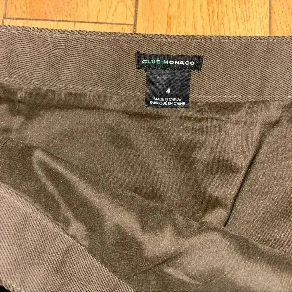 Club Monaco Green Khaki A Line Skirt with Button Details‎ Size 4